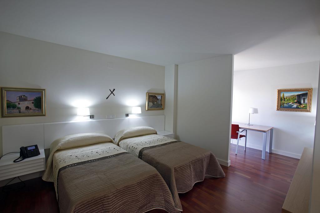Posada San Juan De La Cruz Fontiveros Zimmer foto